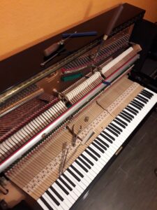 Accord piano droit
