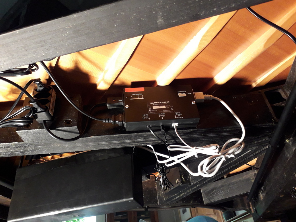 Installation d'un système de régulation d'hgrométire sur piano à queue