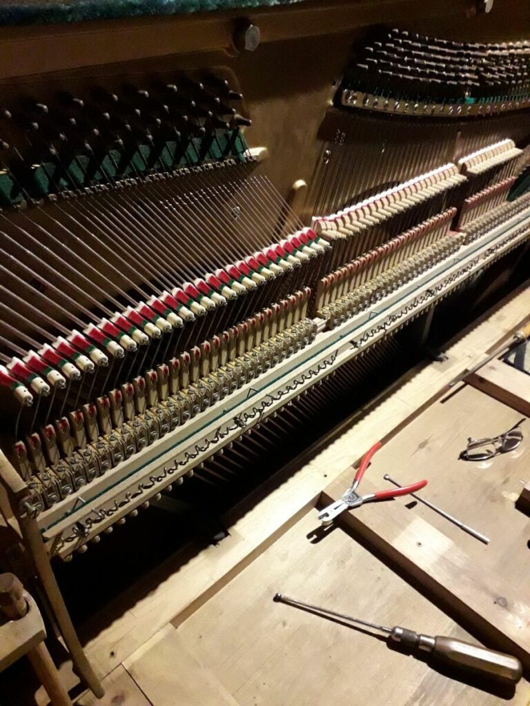 Jeu d'étouffoirs remplacé à neuf